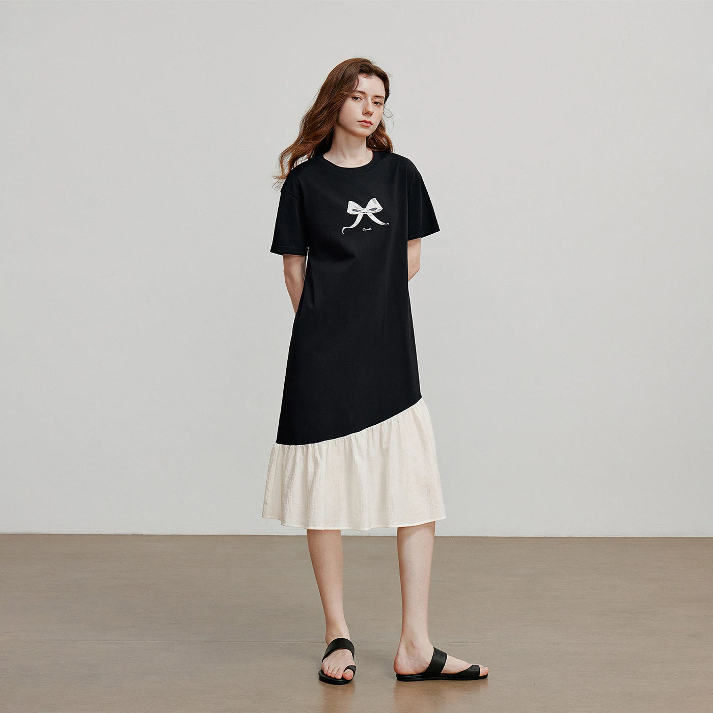 Vestido Camiseta Curto Estampado com Laço
