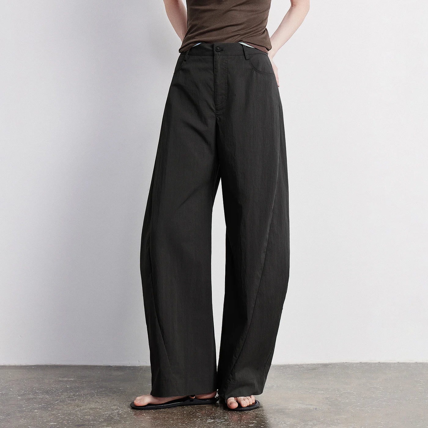 Calça Barrel Feminina Cintura Alta com Recortes