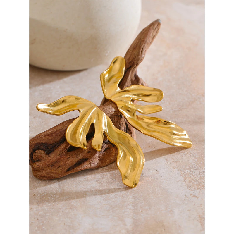 Brinco Flor Marcante Aço Inoxidável Ouro