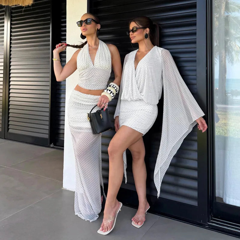 Vestido Curto Feminino Poá com Manga Sino