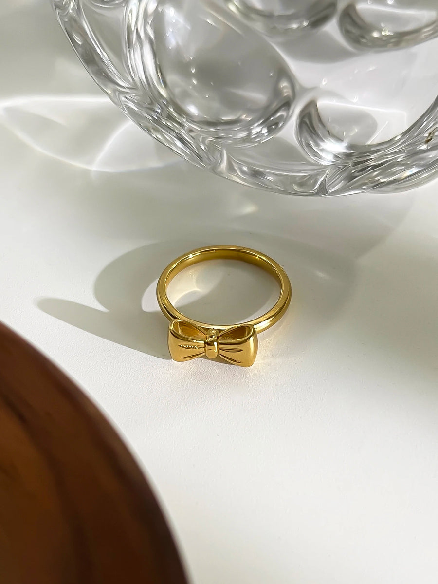 Anel Laço Delicado com Banho Ouro 18K