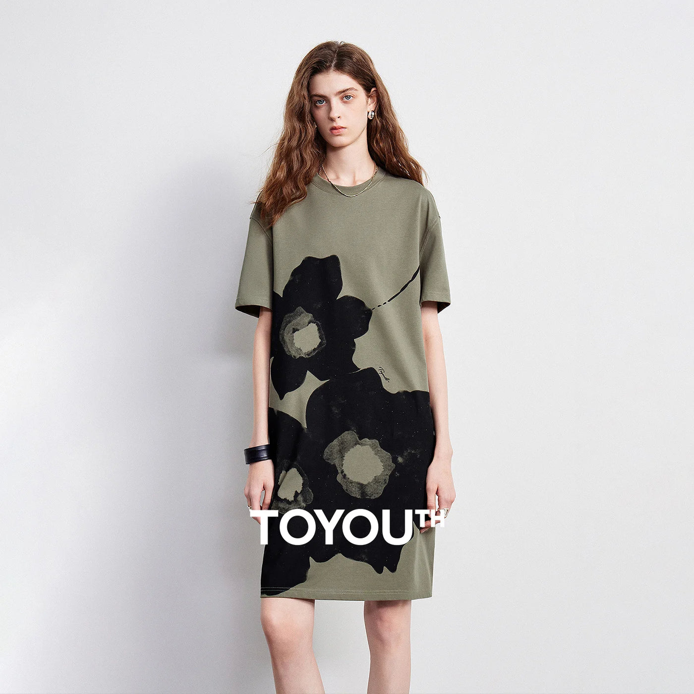 Vestido Camiseta Floral de Algodão com Caimento Solto