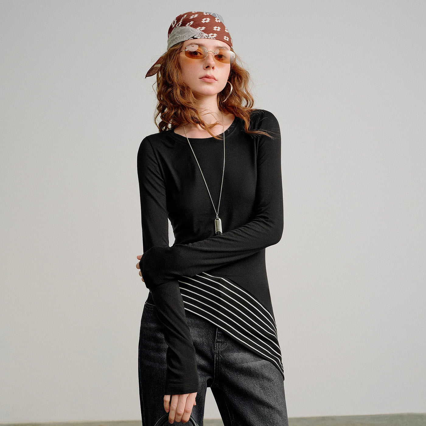 Blusa Feminina de Lã Listrada com Barra Assimétrica
