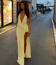 Vestido Longo Feminino Frente Única com Drapeado e Fenda