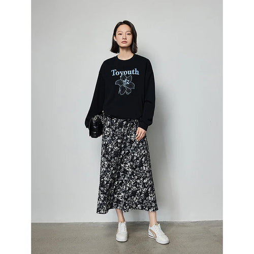 Moletom Feminino Streetwear com Flores e Letras Bordadas