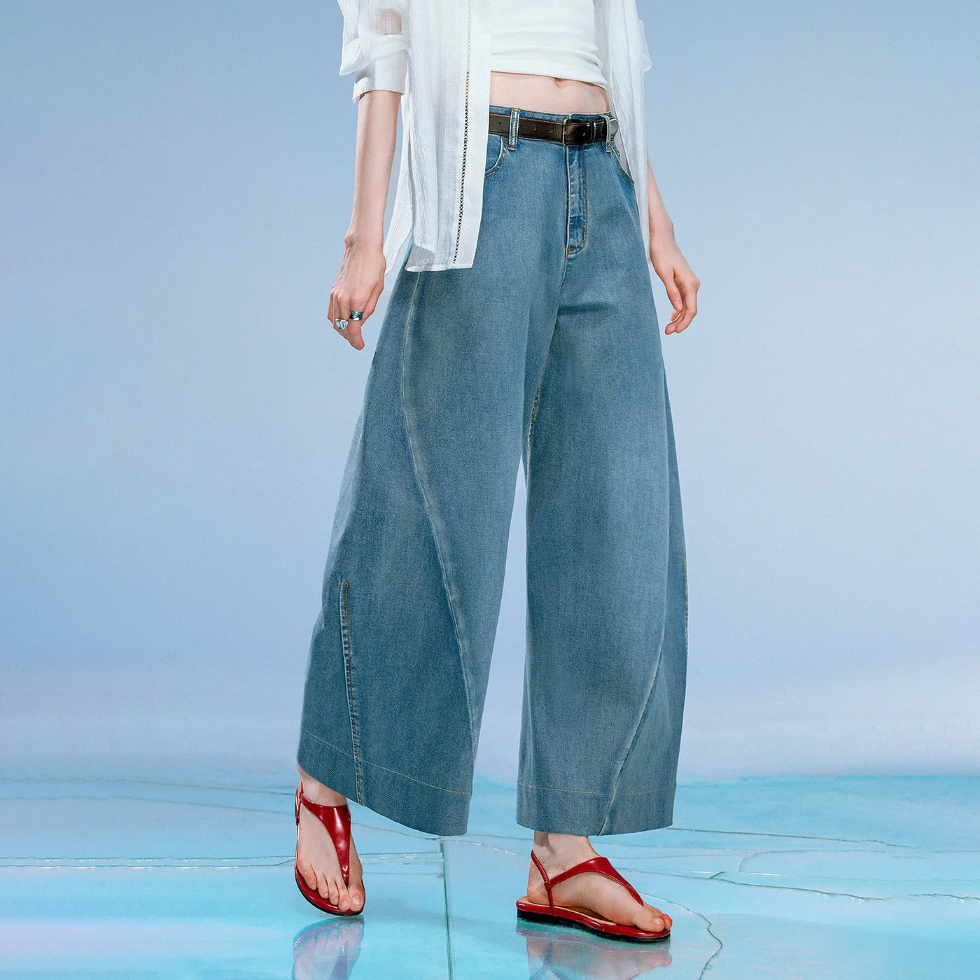 Calça Jeans Feminina Barrel Cropped Leve com Elastano