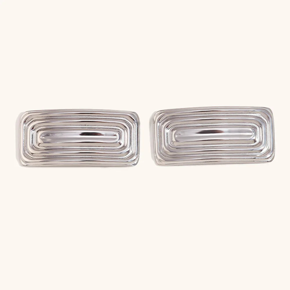 Brinco de Pino Quadrado Polido com Banho Ouro 18K