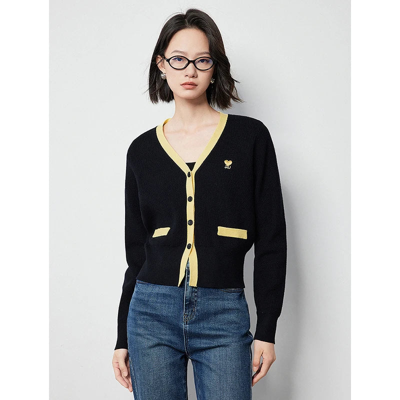 Cardigan Feminino de Lã com Decote V e Cintura Marcada
