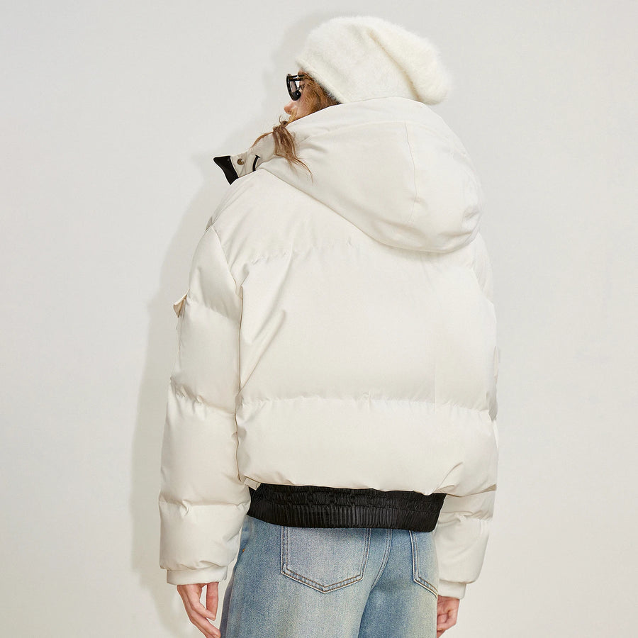 Jaqueta Puffer Feminina com Capuz e Recortes Coloridos