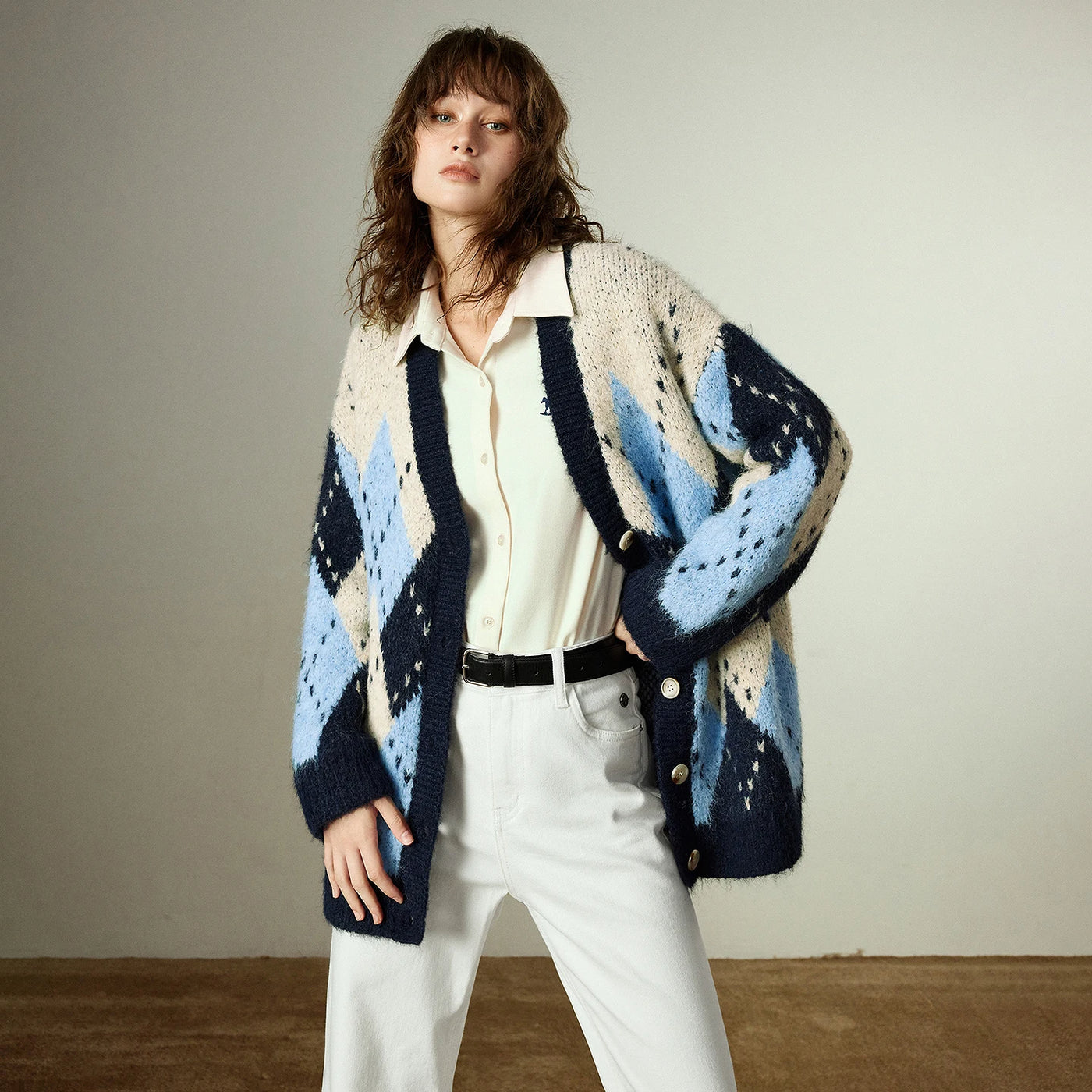 Cardigan Feminino de Tricô Argyle Nórdico com Decote V