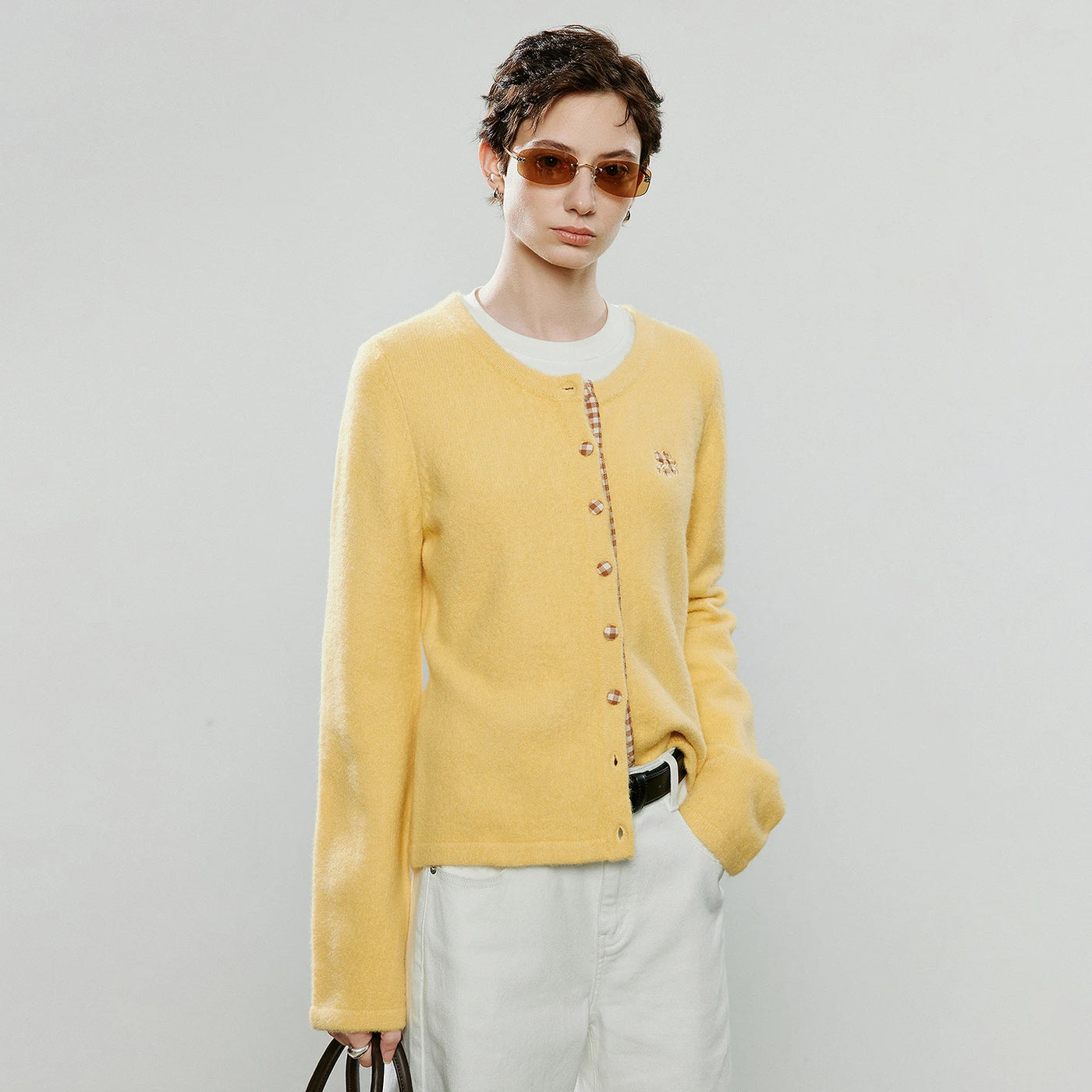 Cardigan Feminino Amarelo com Veludo e Botões