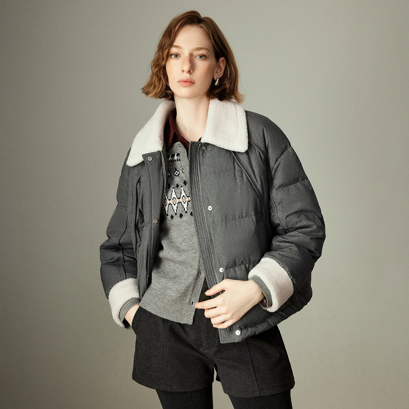 Jaqueta Puffer Feminina 90% Plumas com Recortes Coloridos
