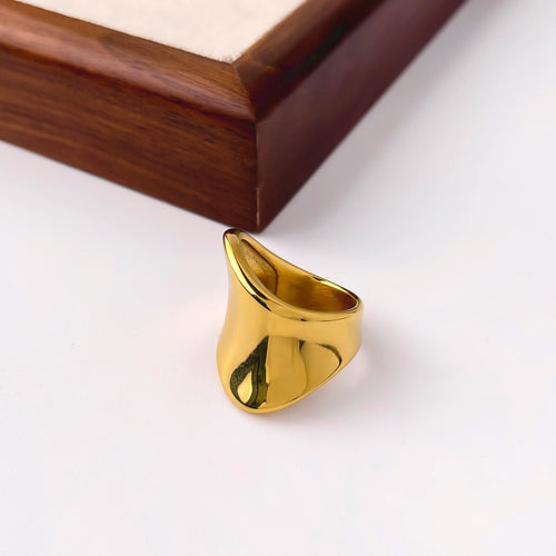 Anel Dome Polido Escultural com Banho Ouro 18K