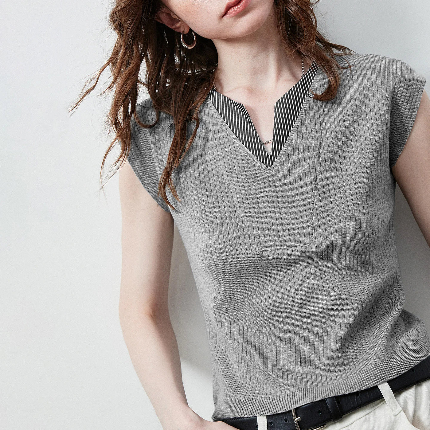 Blusa Feminina de Liocel Listrada Efeito Duas Peças Cropped