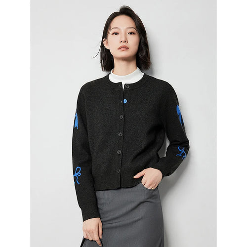 Cardigan Feminino com Jacquard de Laço e Botões
