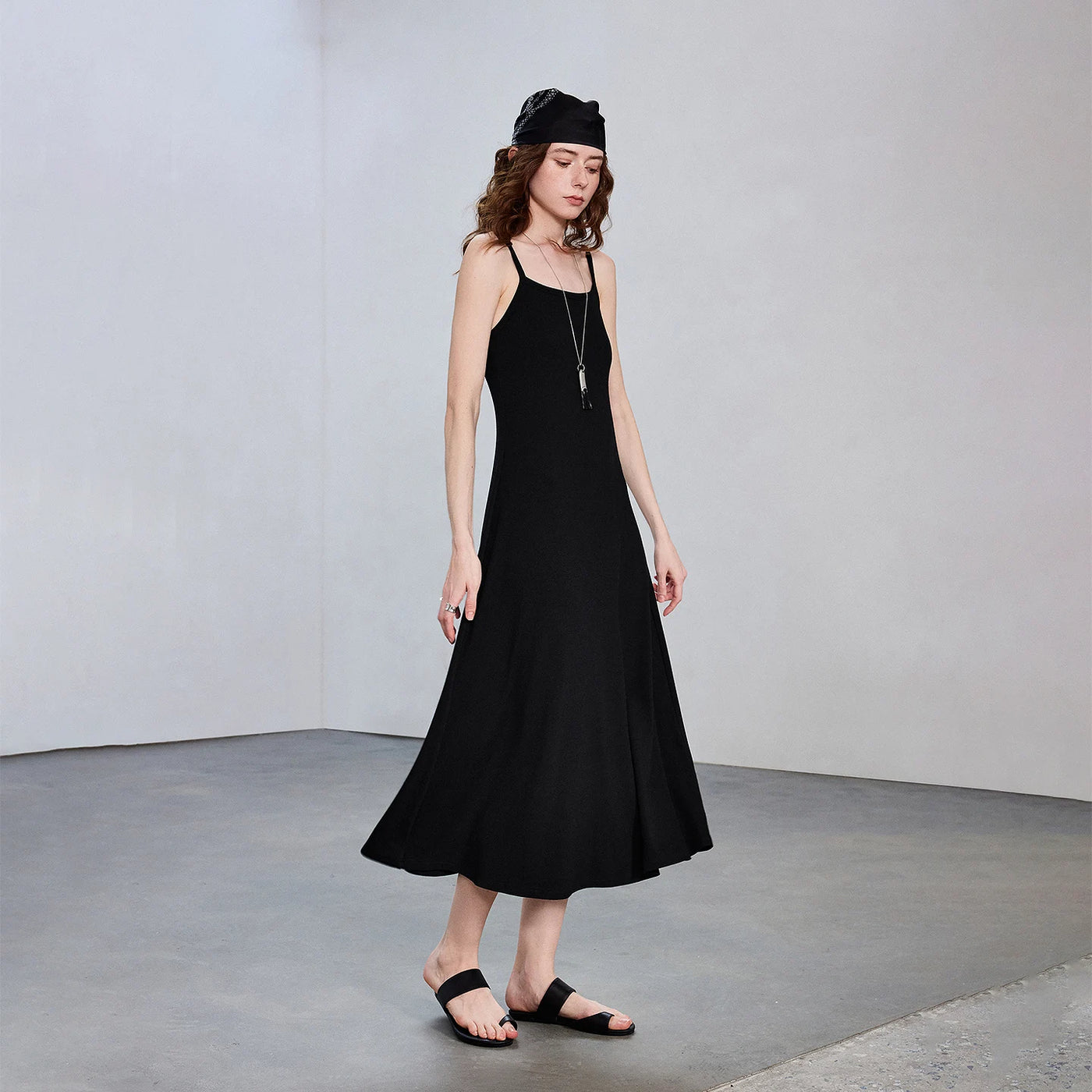 Vestido Longo de Malha com Modelagem Ajustada