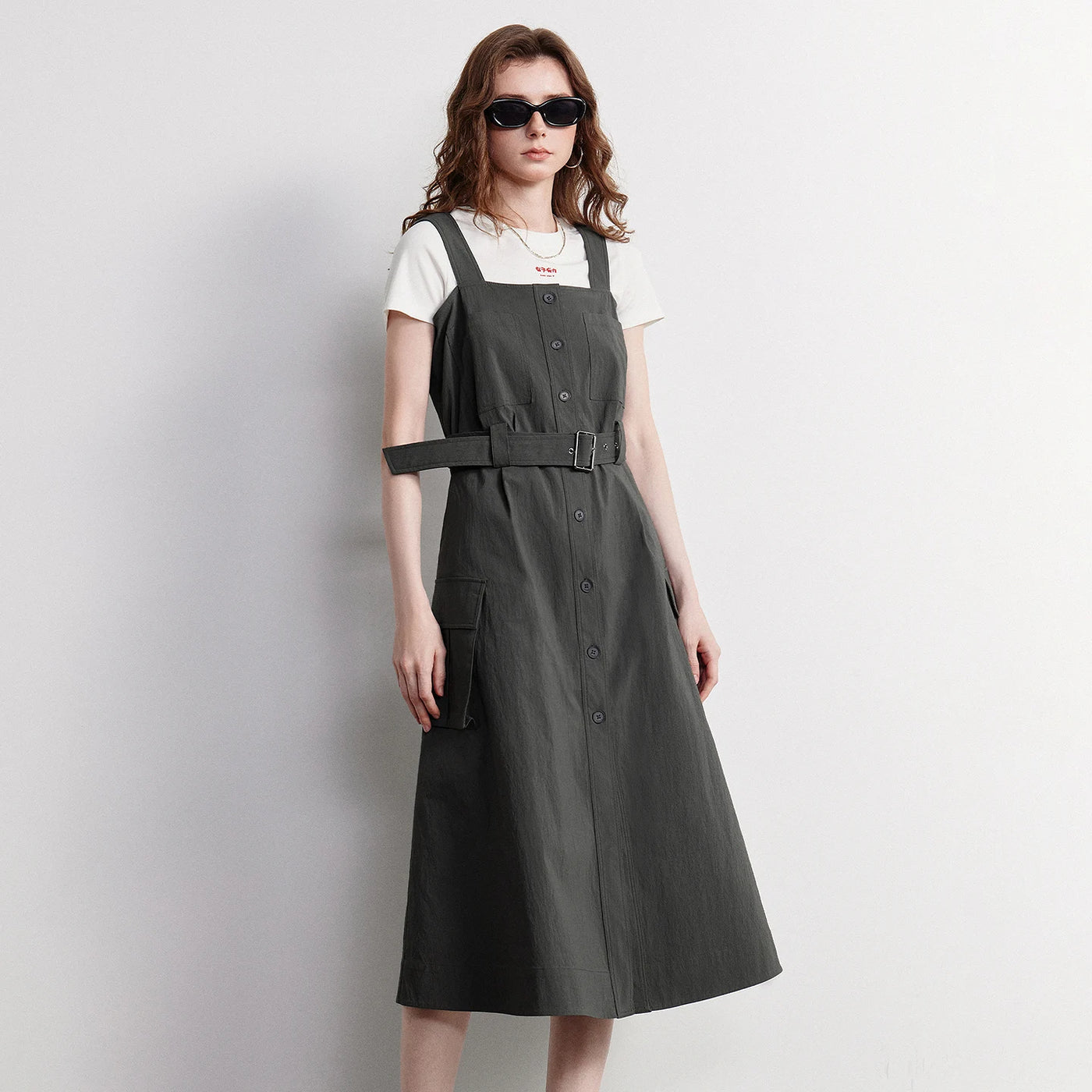 Vestido Slip Dress Midi com Decote Quadrado