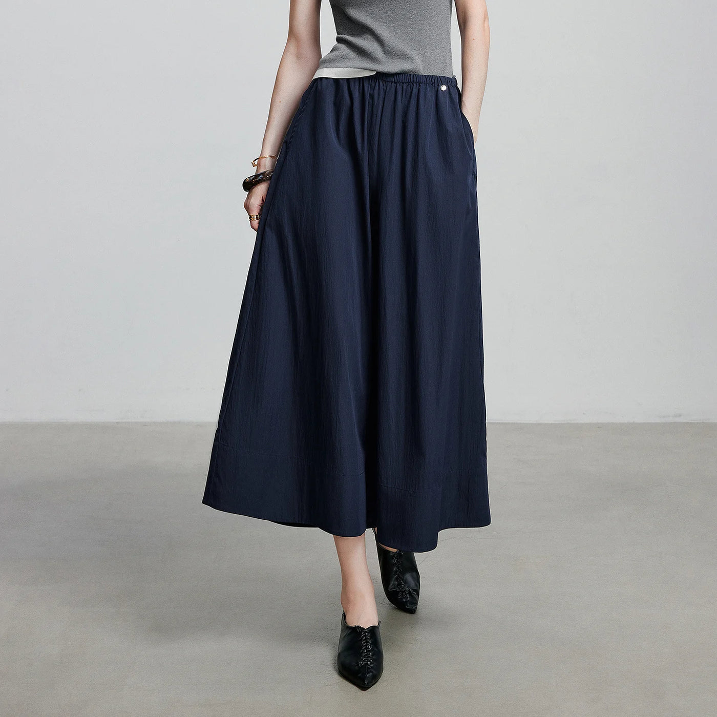 Calça Pantacourt Feminina Wide Leg com Cós Elástico