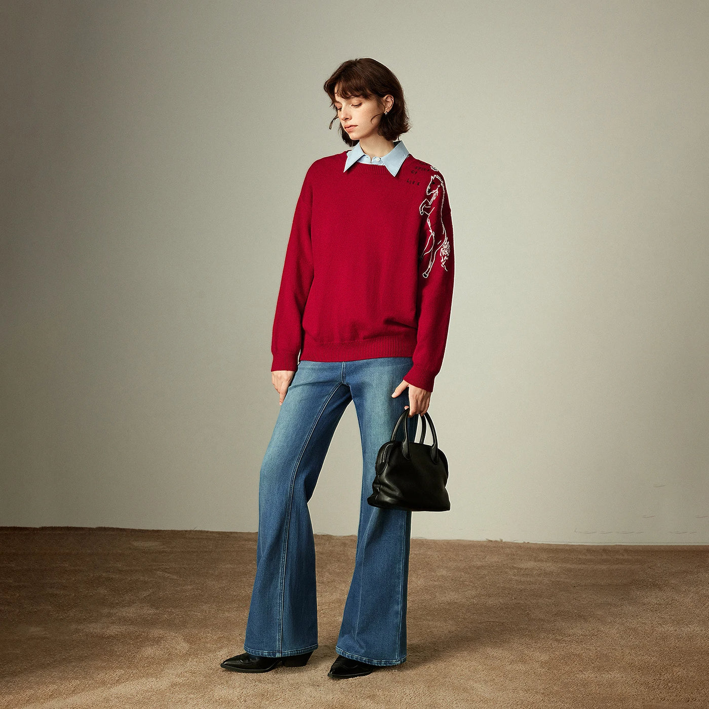 Suéter Feminino Grosso Vermelho com Bordado de Cavalo