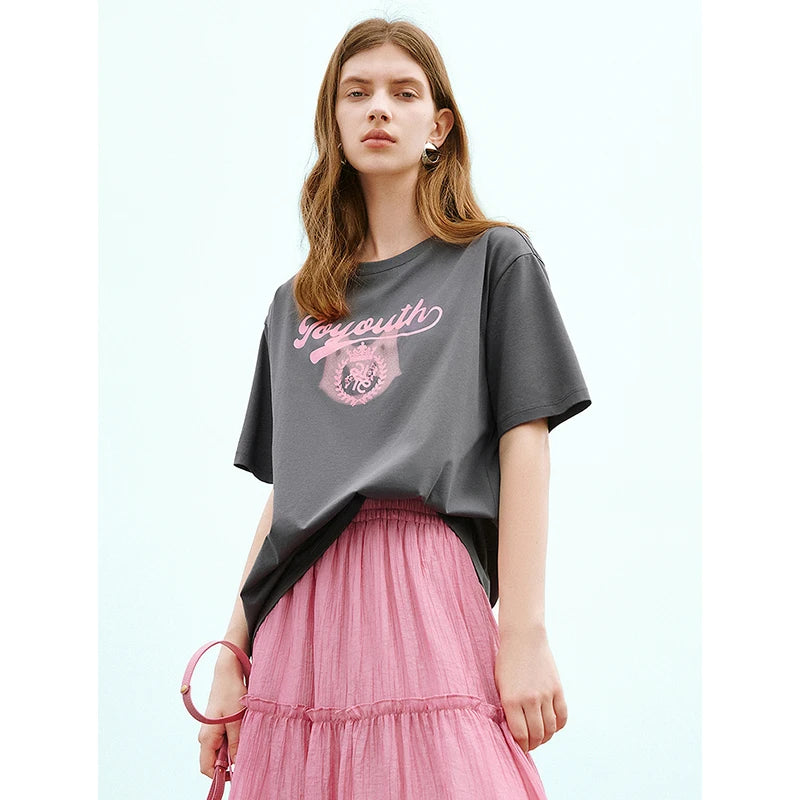 Camiseta Feminina de Algodão com Aplicação e Letreiro
