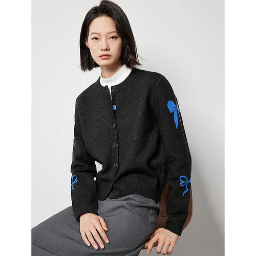 Cardigan Feminino com Jacquard de Laço e Botões