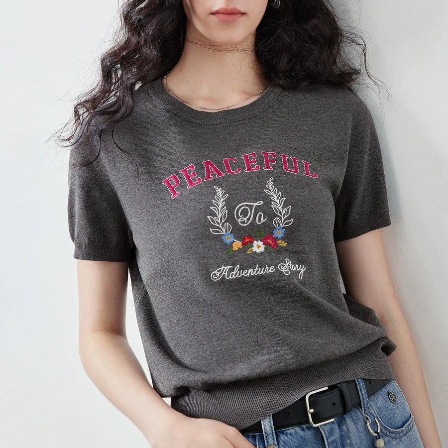 Blusa Feminina de Tricô com Bordado de Coroa e Letras