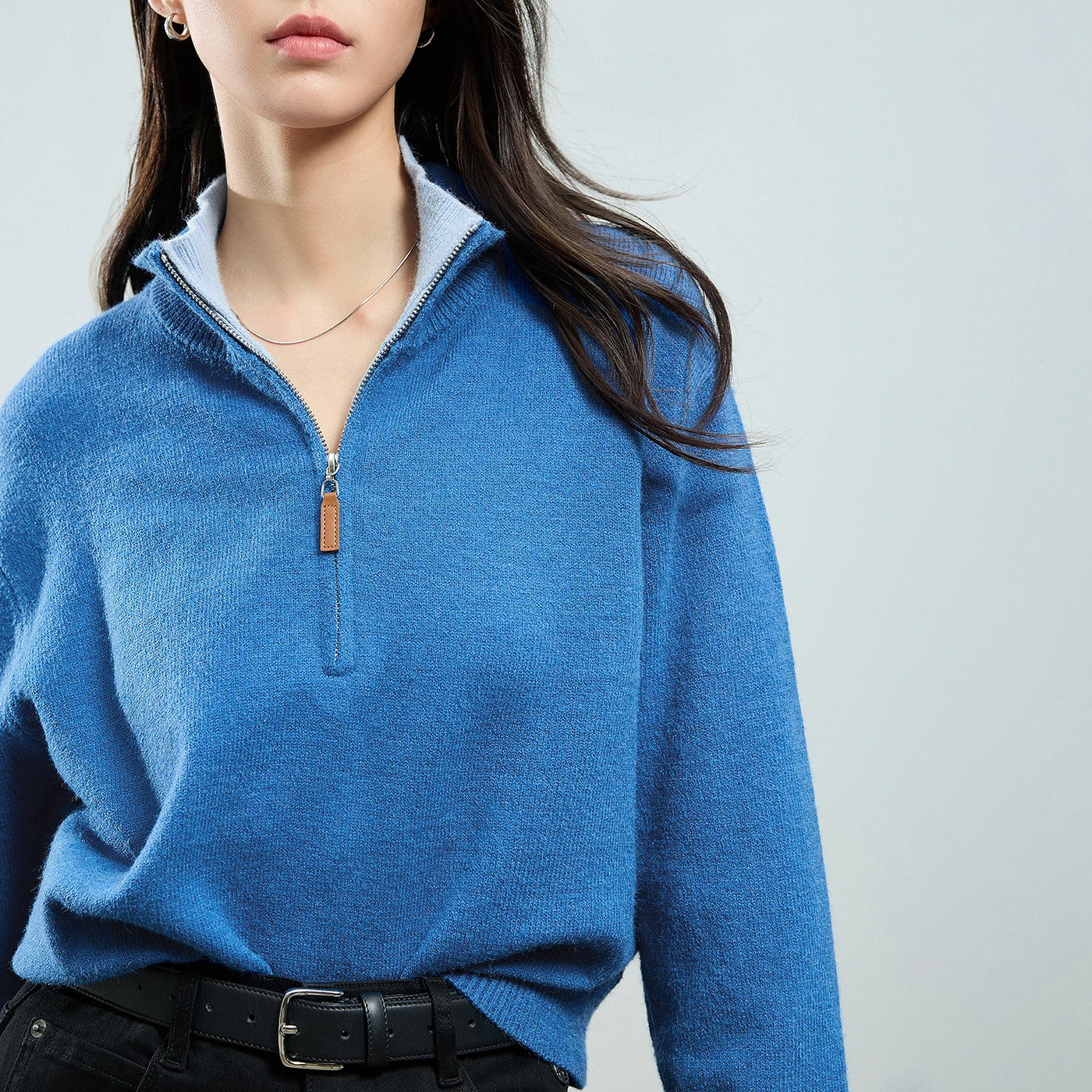 Suéter Feminino Color Block com Zíper e Gola Alta