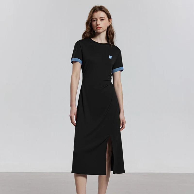Vestido Midi com Recortes e Bordado