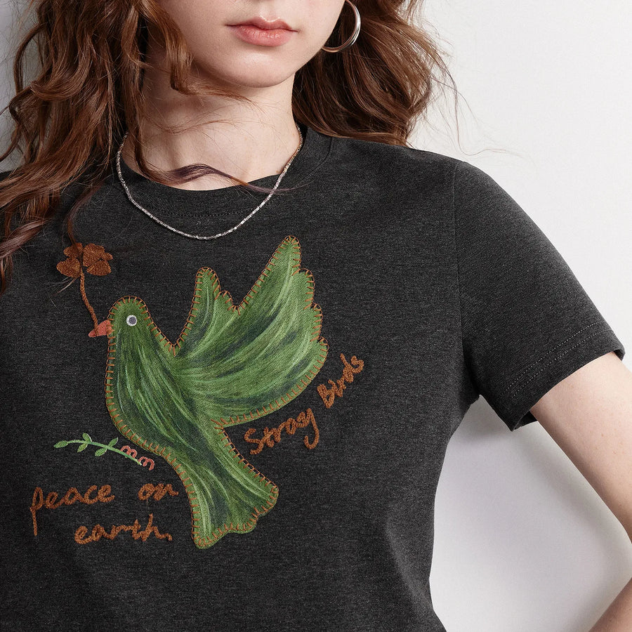 Camiseta Feminina de Algodão com Estampa Floral e Pássaros
