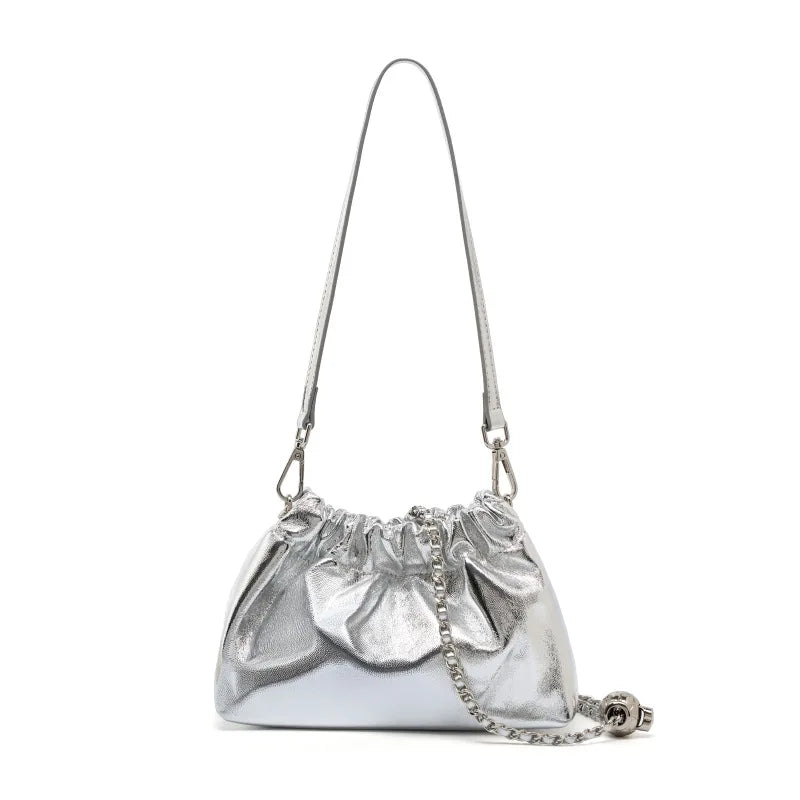Bolsa Feminina Pequena em Couro Legítimo com Corrente para Ombro