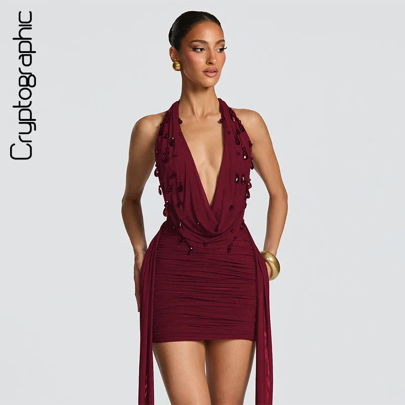 Vestido Curto Feminino Frente Única com Pedraria