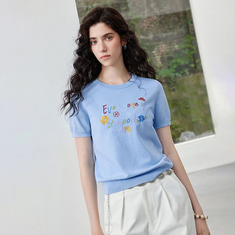 Blusa Feminina de Tricô com Bordado Floral e Letras