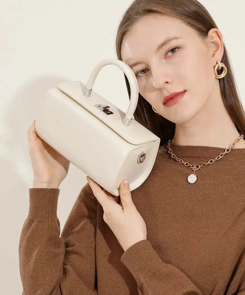 Bolsa Feminina de Couro Legítimo Mini Vintage com Fechamento em Hasp Branco