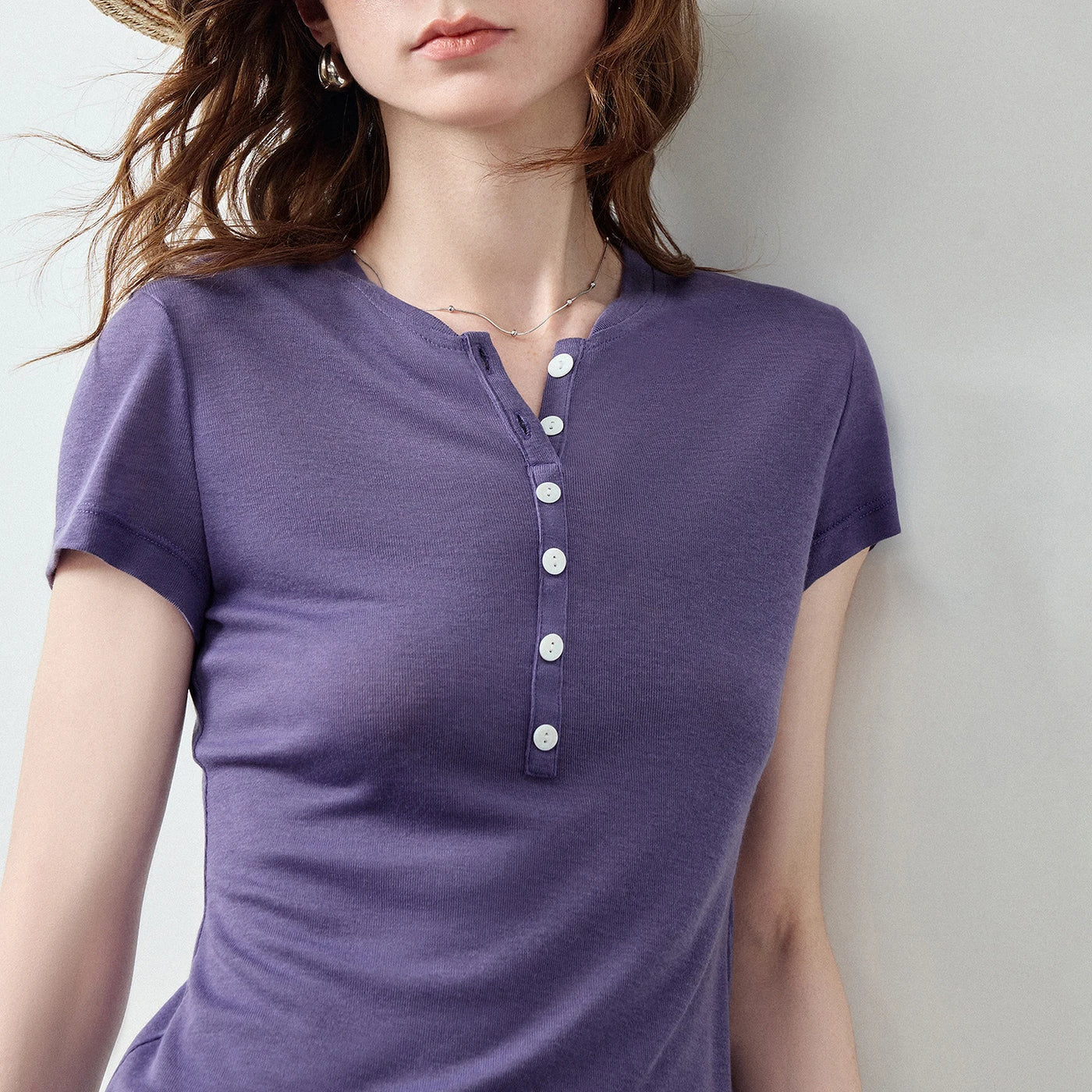 Camiseta Feminina Slim de Liocel e Lã com Botões