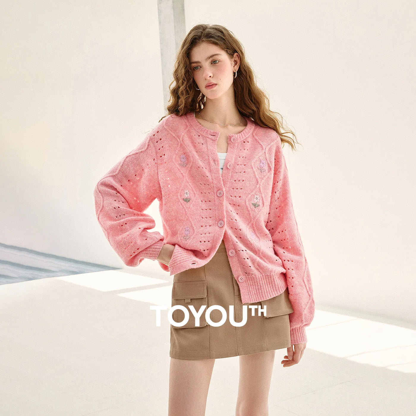 Cardigan Feminino Rosa com Bordado e Efeito Mohair
