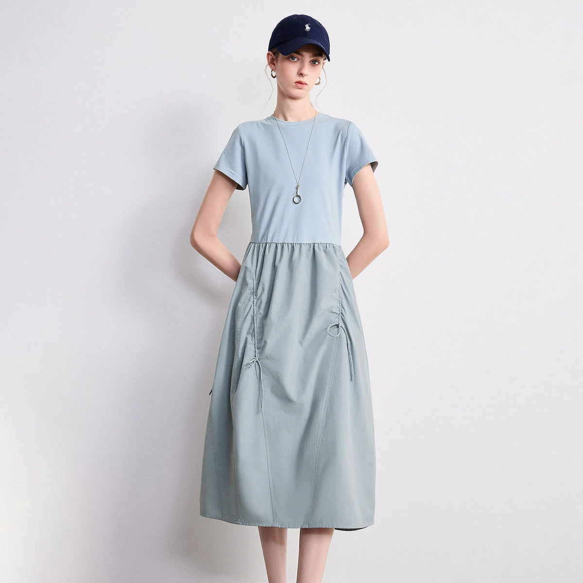 Vestido Midi de Liocel e Algodão com Recortes