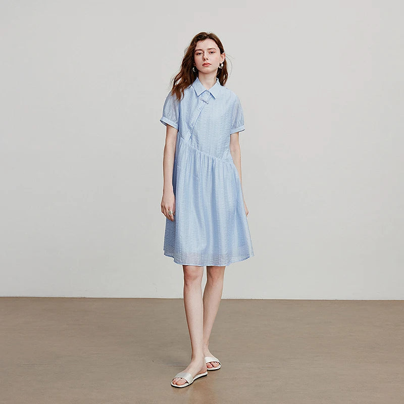 Vestido de Liocel Curto com Botões e Gola Camisaria