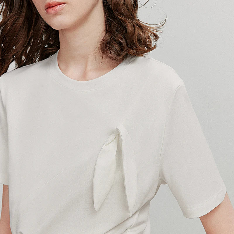 Camiseta Feminina Assimétrica com Caimento Solto
