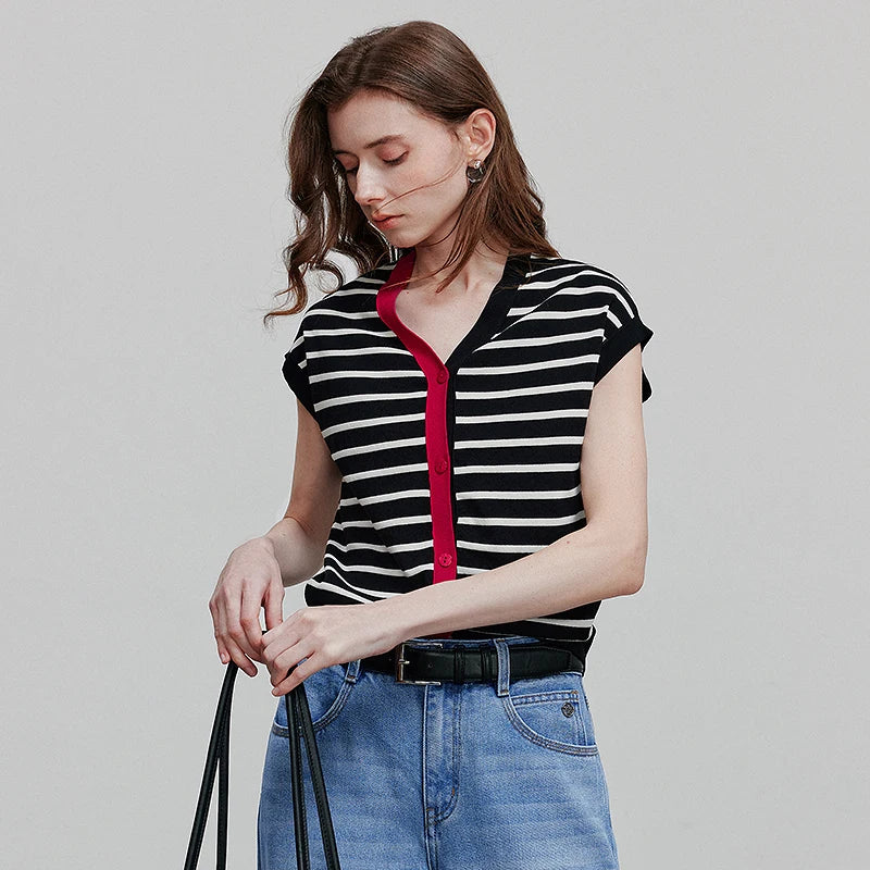 Blusa Feminina de Tricô Listrada Manga Curta