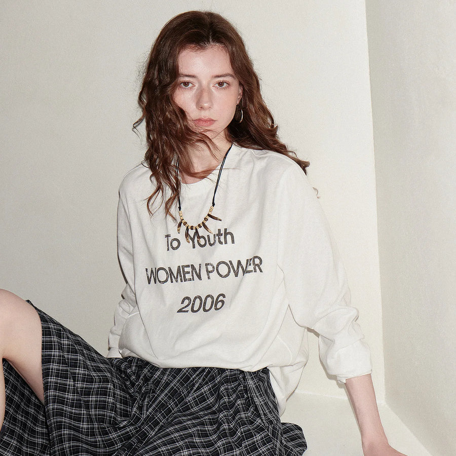 Blusa Feminina Manga Longa com Estampa de Letras