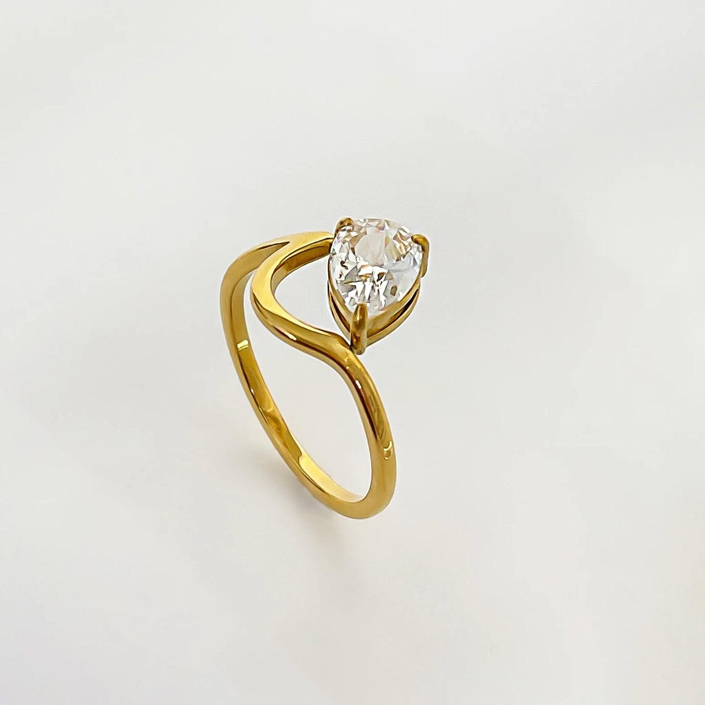 Anel Gota e Círculo com Zircônia e Banho Ouro 18K