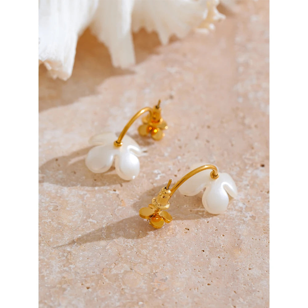 Brinco Flor com Pérola Aço Inoxidável Ouro