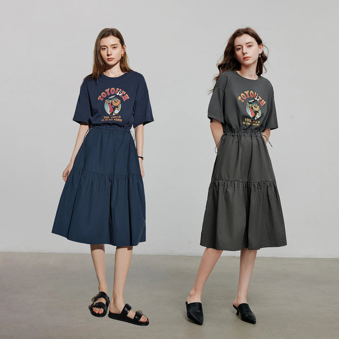 Vestido Camiseta Curto com Recortes