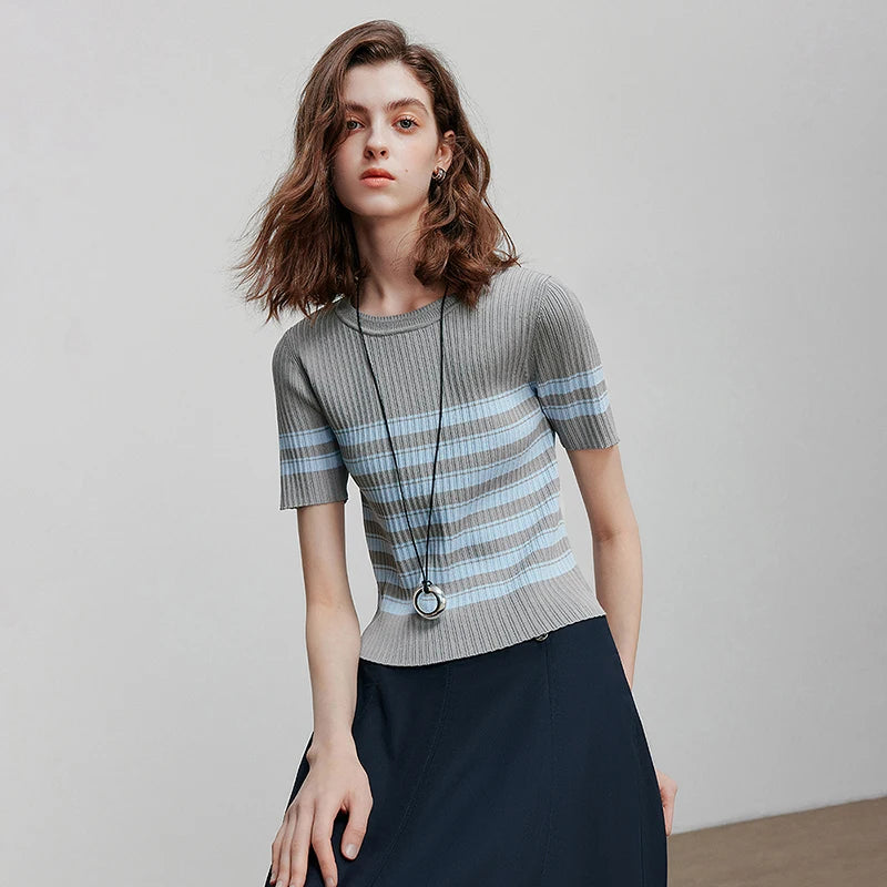Blusa Feminina de Tricô Manga Curta Minimalista