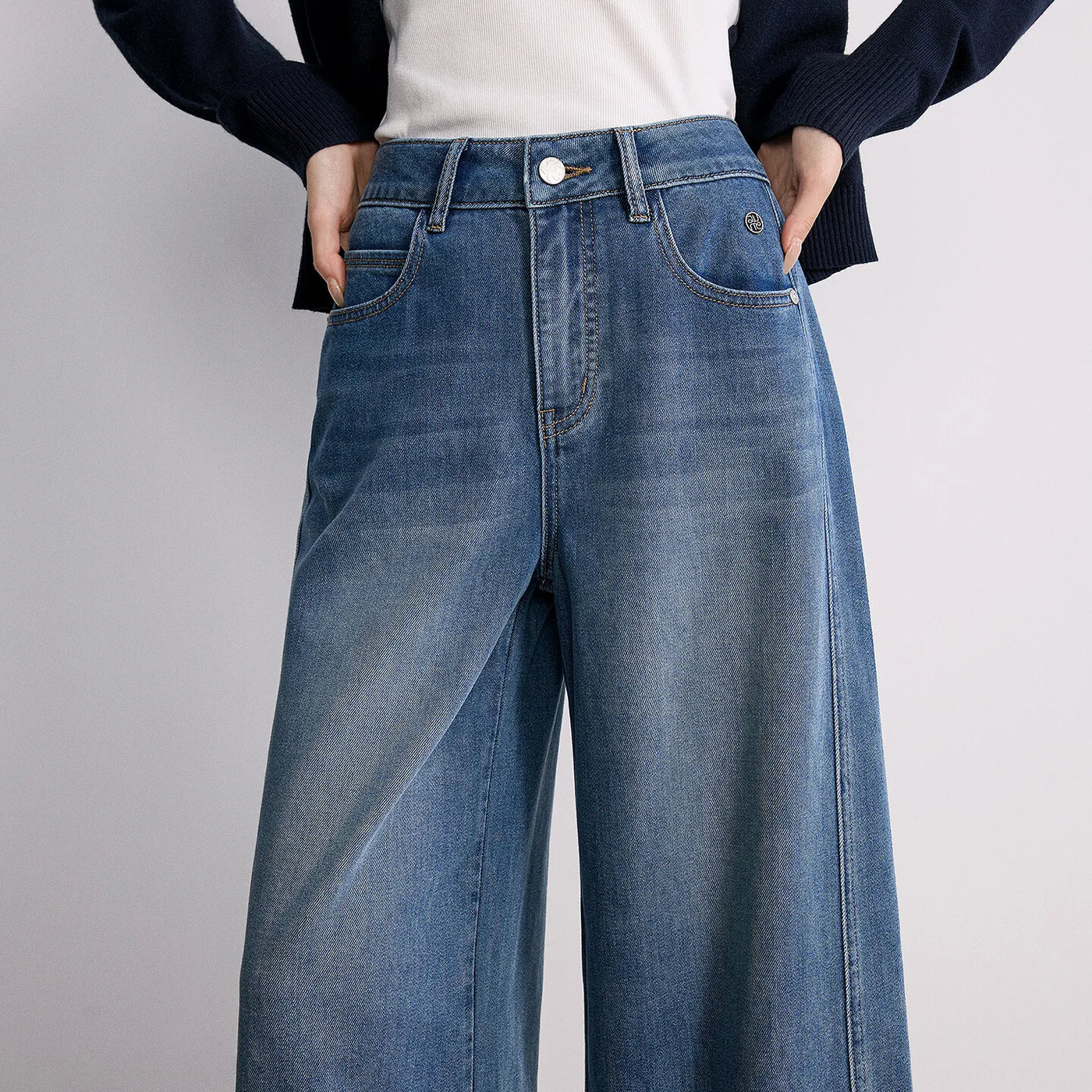 Calça Jeans Feminina Barrel Cropped Cintura Média