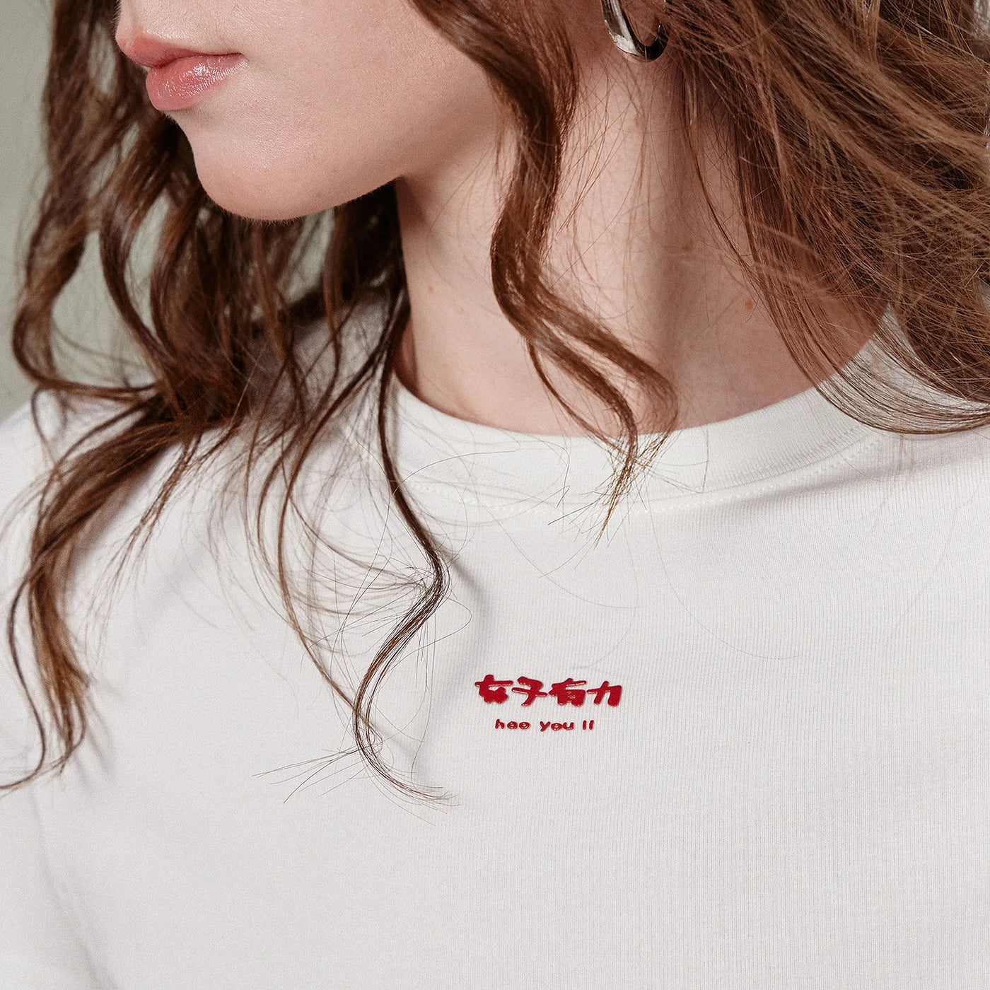 Camiseta Feminina Slim de Liocel e Algodão com Letras