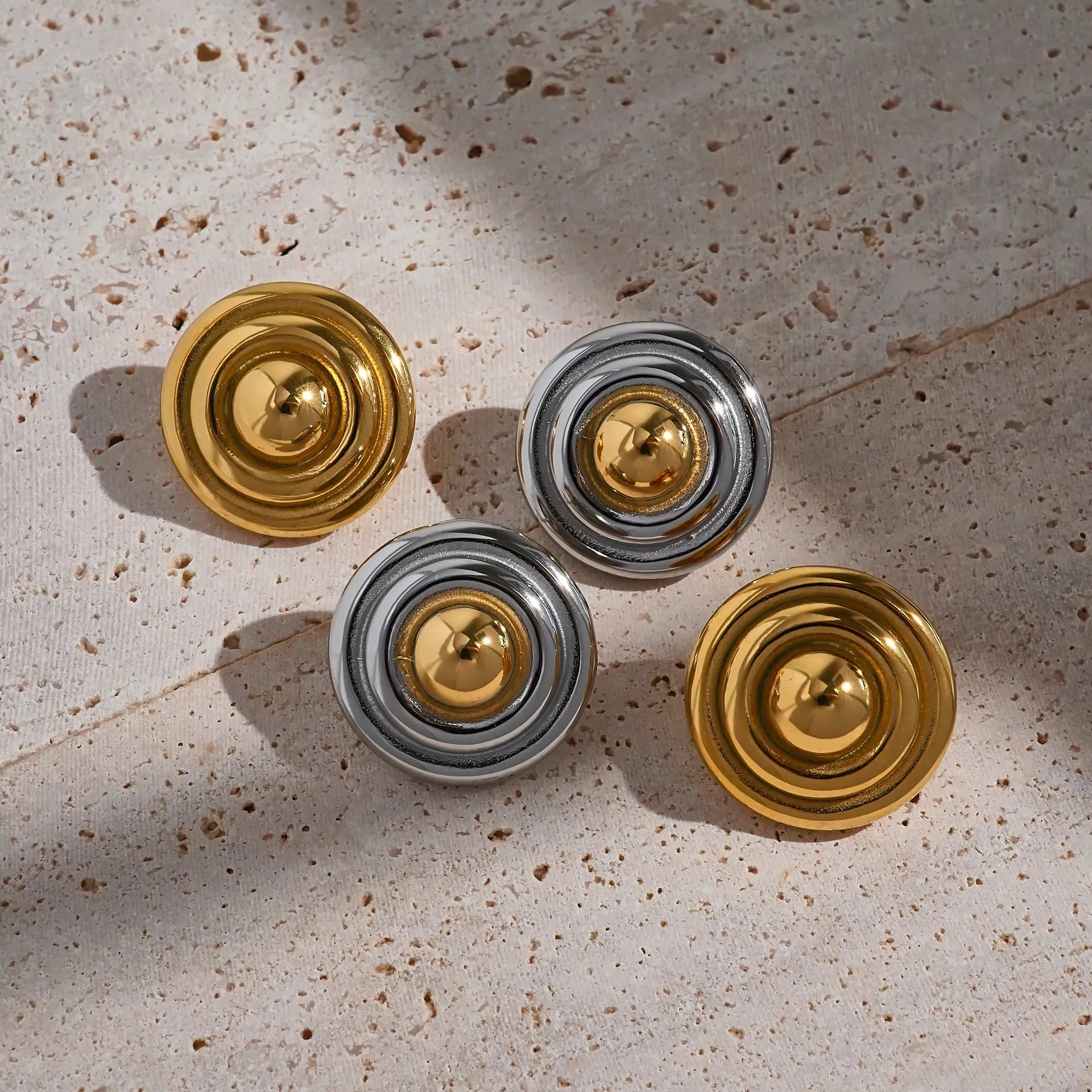 Brinco Donut Marcante com Banho Ouro 18K