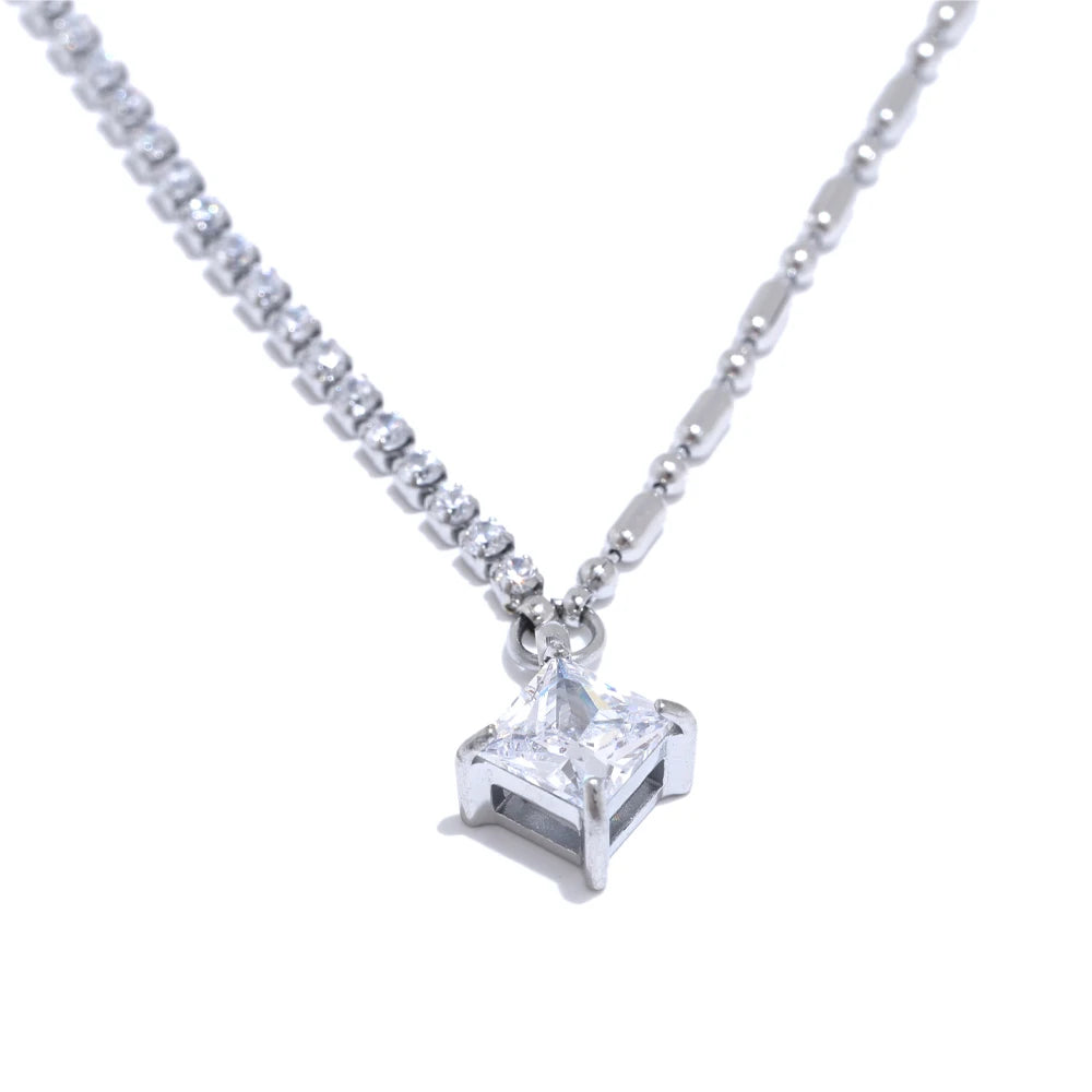 Colar Feminino Quadrado com Zircônia em Aço 316L Prata