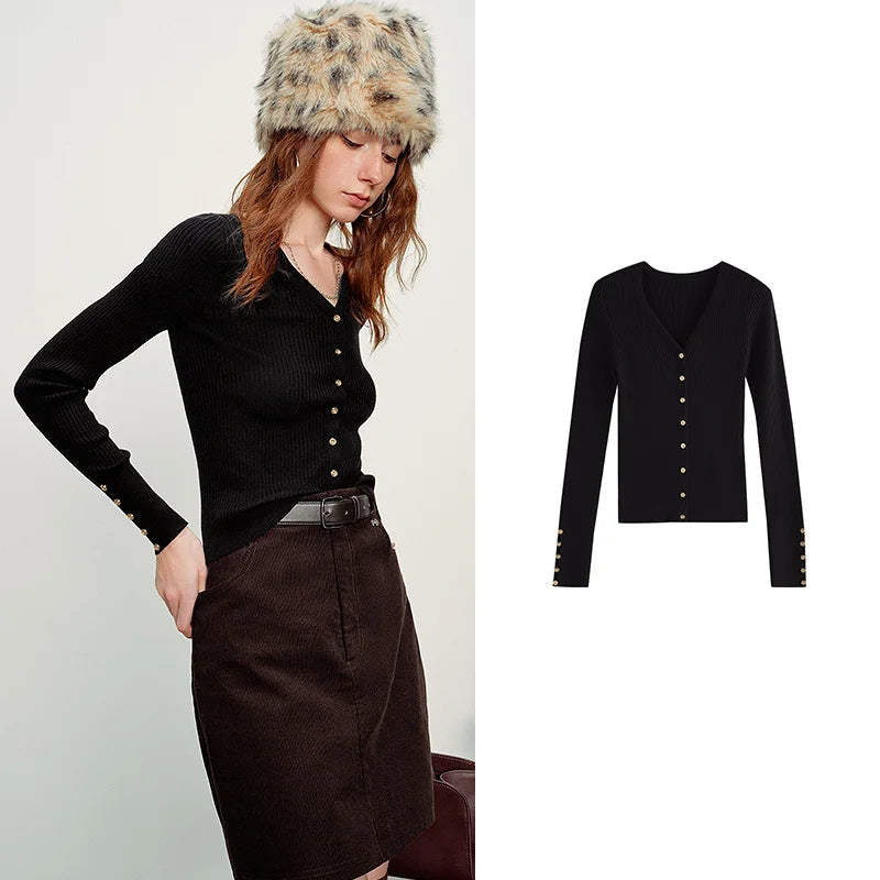 Blusa Feminina de Tricô com Lã e Botões Dourados