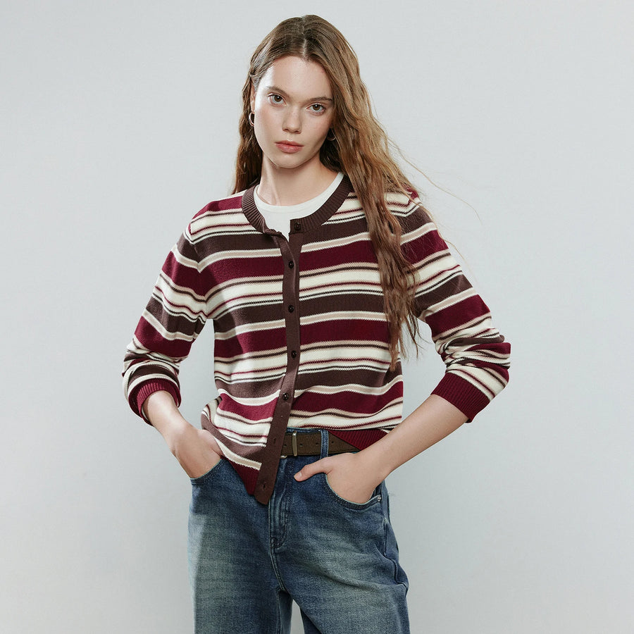 Cardigan Feminino Listrado Leve com Gola Redonda